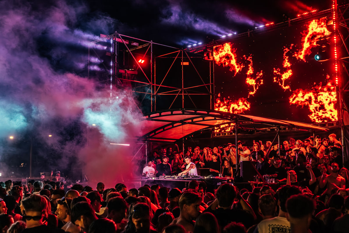 Loading... just a sec